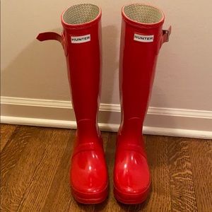 Hunter Women’s Original Tall Gloss Rain Boots